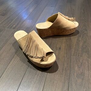 SUEDE PLATFORM slides size 8 Tan leather